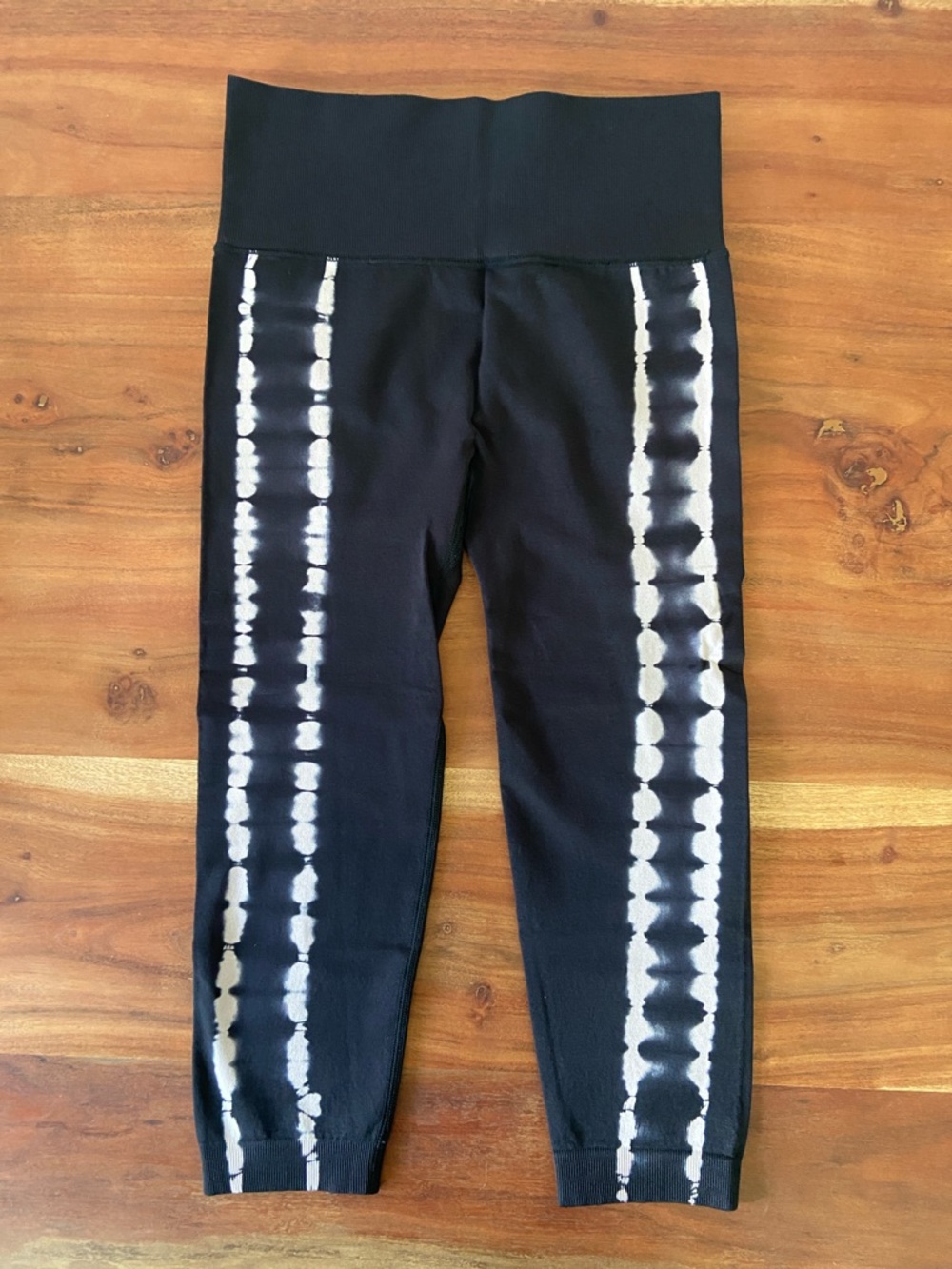 Forever 21 seamless black tie dye crop legging athletic pant small